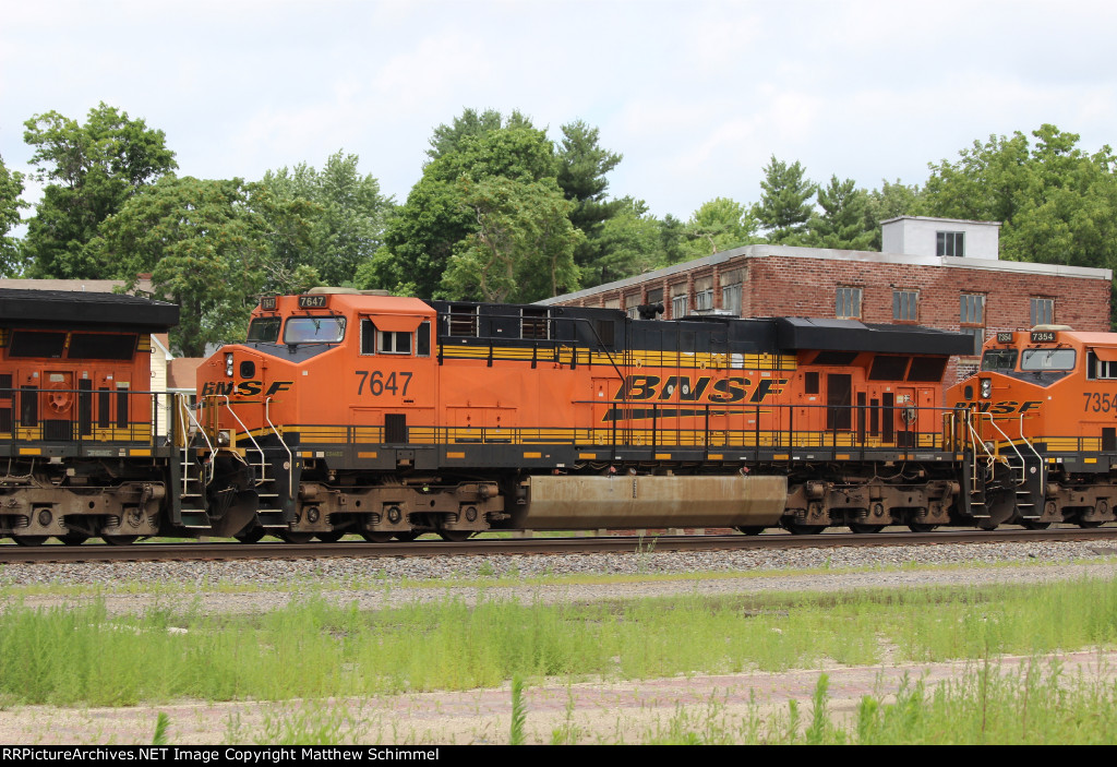 -BNSF 7647-